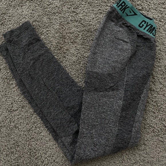 GYMSHARK workout leggings, light & dark grey with teal waist band. Size small - Picture 4 of 5